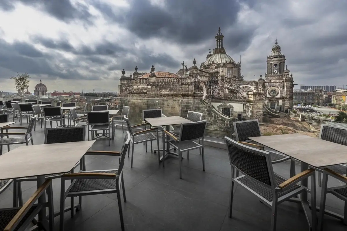 Hotel Catedral mit Blick auf die Kathedrale von der Terrassenbar