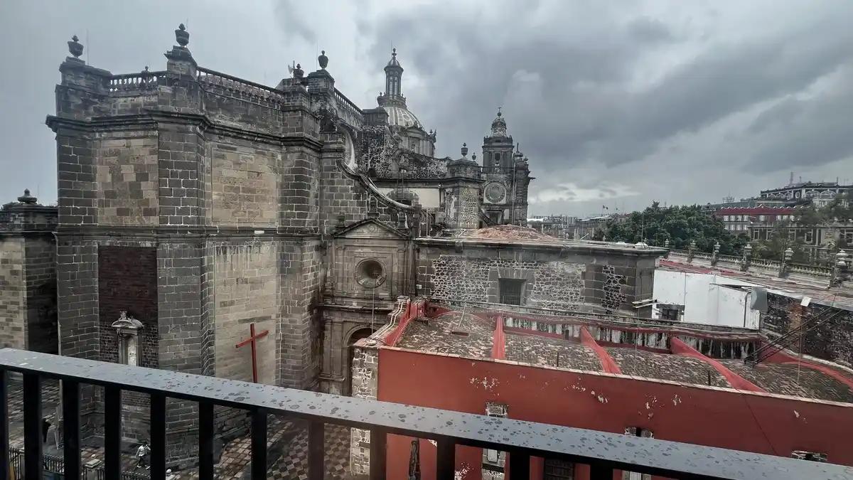 Hôtel Catedral. Chambre simple avec balcon. Balcon privé avec les meilleures vues sur la Cathédrale Métropolitaine.