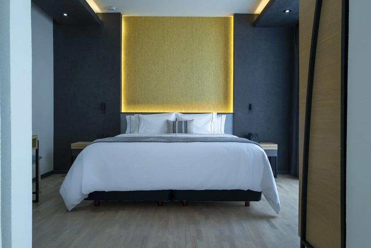 Hotel Catedral. Corner suite. Modern decor with views of the Metropolitan Cathedral.