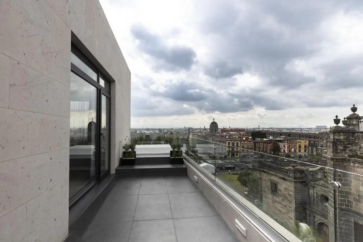 Jacuzzi de la Suite Templo Mayor con Vista a la Catedral en Hotel Catedral