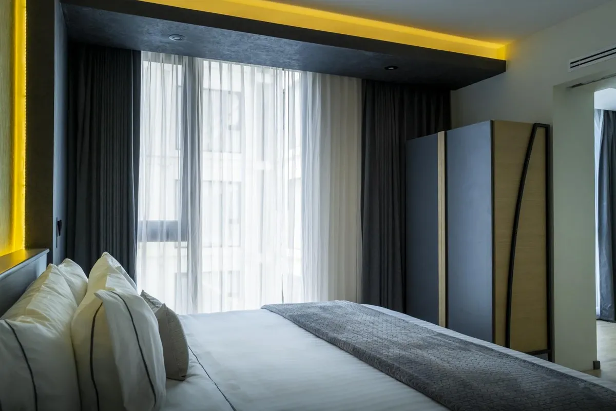 Hotel Catedral. Corner Suite. Decoración moderna con vistas a la Catedral Metropolitana.